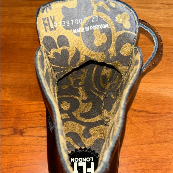 Fly London - Picture 5 of 8